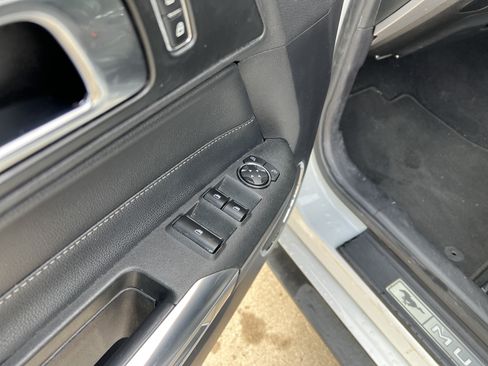 Used 2019 Ford Mustang GT Premium RWD image 13