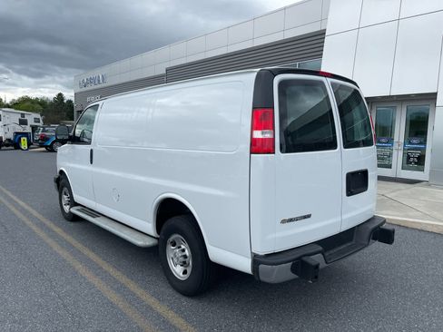 Used 2024 Chevrolet Express 2500 w/ Driver Convenience Package RWD image 3