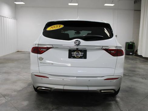 Used 2023 Buick Enclave Essence image 8