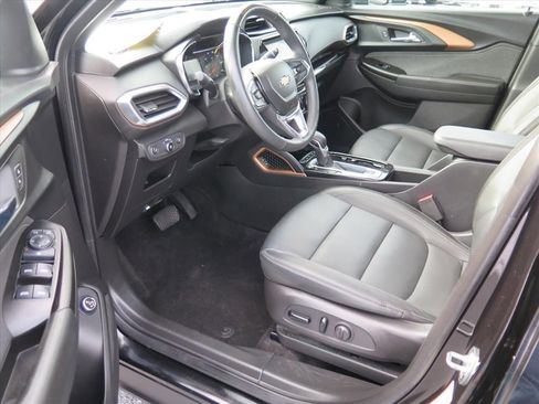 Used 2023 Chevrolet TrailBlazer ACTIV w/ Sun and Liftgate Package image 9
