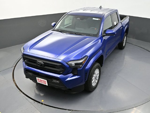 Used 2025 Toyota Tacoma SR5 w/ SR5 Upgrade Package AWD/4WD image 24