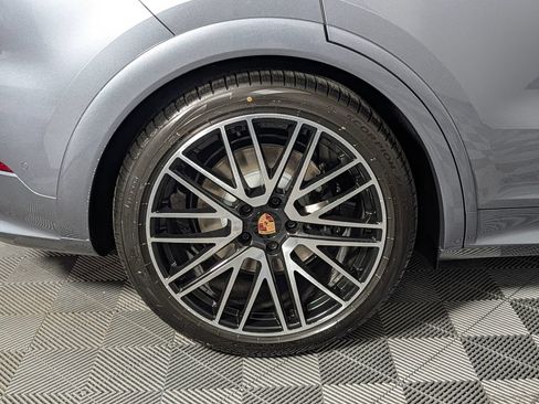 New 2026 Porsche Cayenne GTS AWD/4WD image 13