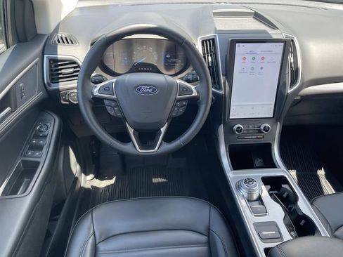 Certified 2024 Ford Edge SEL w/ Convenience Package AWD/4WD image 17