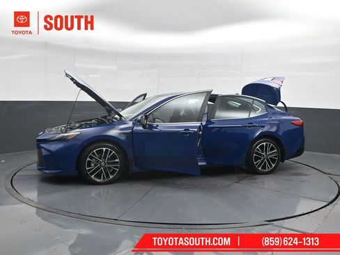 Used 2025 Toyota Camry XLE image 54