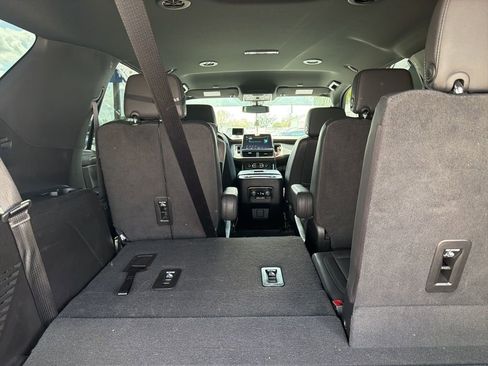 Used 2022 Chevrolet Tahoe LT image 9