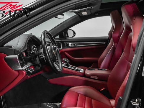 Used 2019 Porsche Panamera GTS image 24
