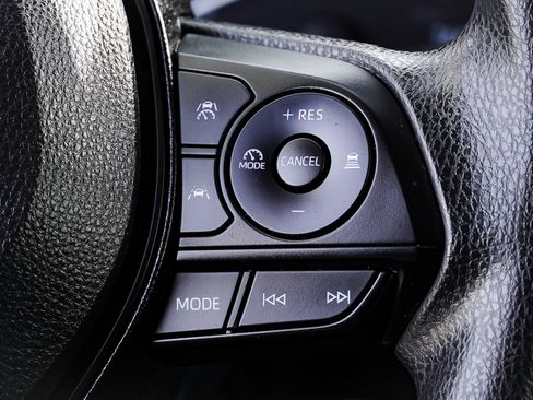 Used 2024 Toyota Corolla LE image 31