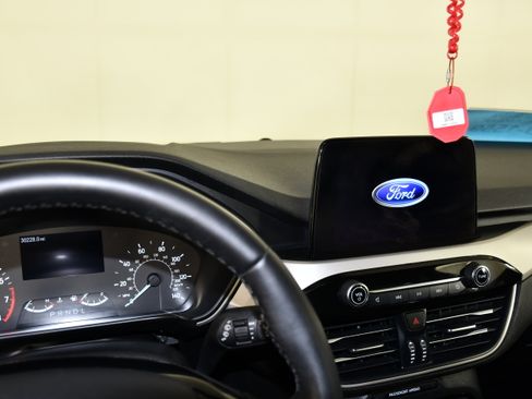Used 2022 Ford Escape SE w/ SE Sport Appearance Package AWD/4WD image 9