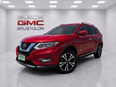 Used 2017 Nissan Rogue SL