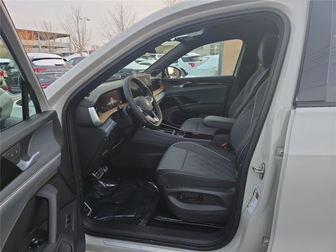 New 2026 Volkswagen Tiguan SEL R-Line image 14