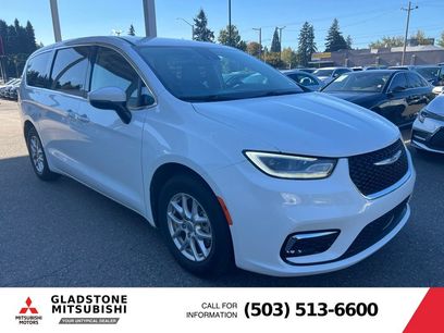 Used 2023 Chrysler Pacifica Touring-L