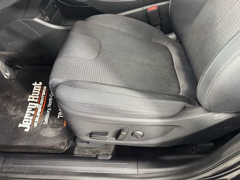 Used 2021 Hyundai Santa Fe SEL w/ Convenience Package image 8