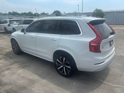 Used 2022 Volvo XC90 T5 Momentum w/ Climate Package FWD image 2