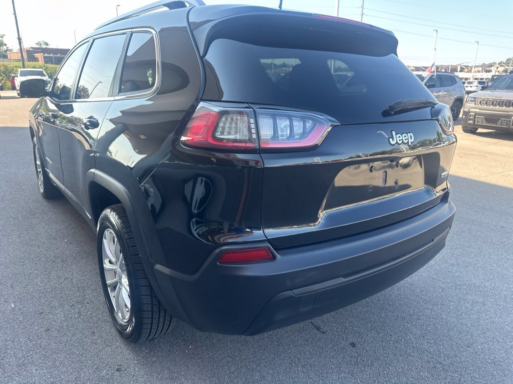 Used 2019 Jeep Cherokee Latitude w/ Popular Appearance Group FWD image 7