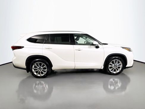Used 2021 Toyota Highlander Limited image 8