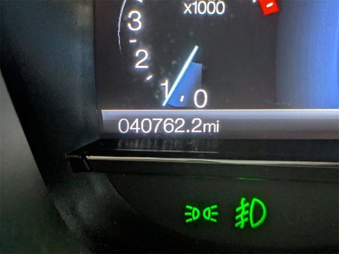 Used 2019 Ford Explorer Limited w/ Ford Safe & Smart Package image 33