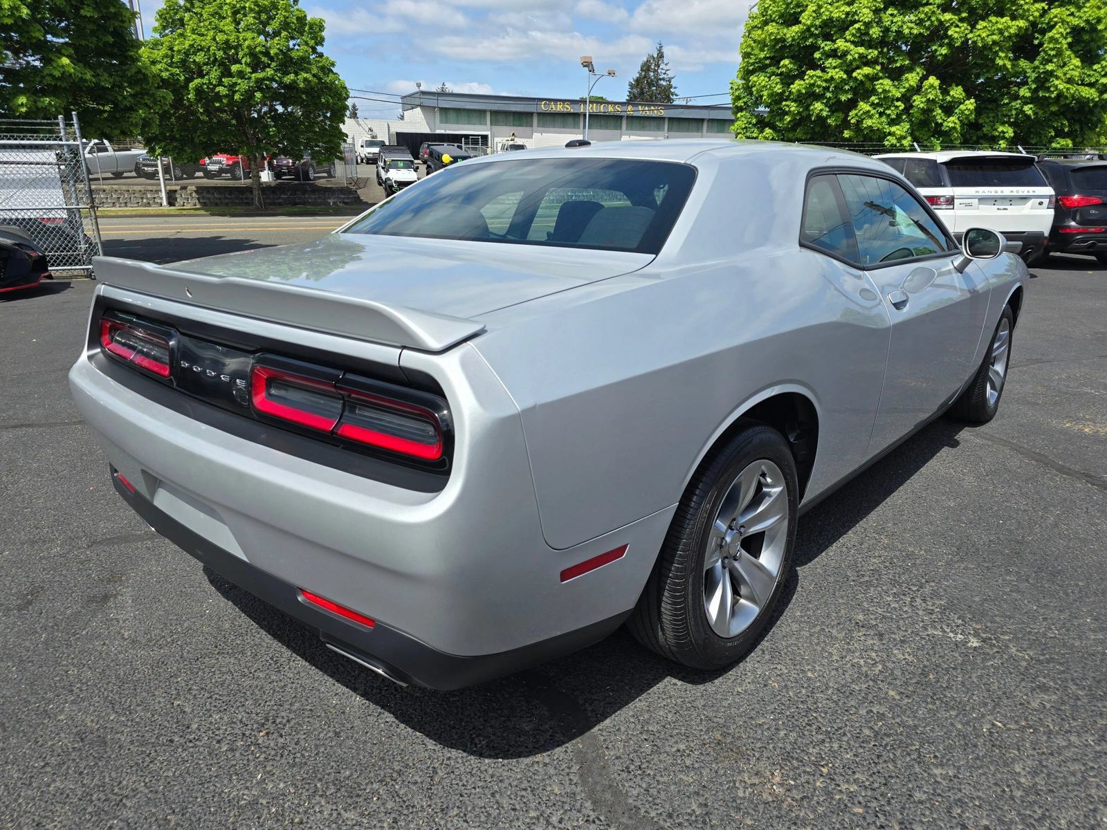 Used 2020 Dodge Challenger SXT RWD image 5