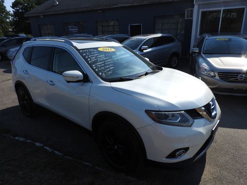Used 2015 Nissan Rogue SL w/ SL Premium Package image 2