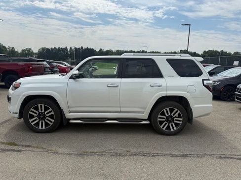 Used 2022 Toyota 4Runner Limited AWD/4WD image 18