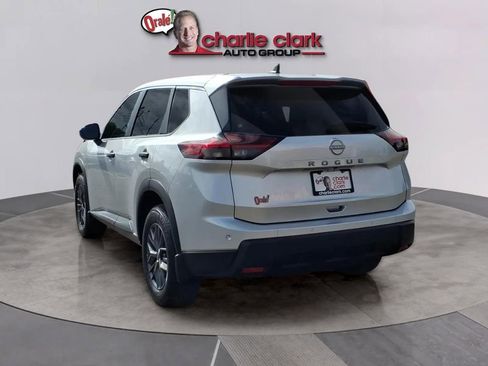 Used 2025 Nissan Rogue S FWD image 3