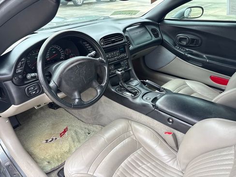 Used 2003 Chevrolet Corvette Coupe w/ Preferred Equipment Group RWD image 6