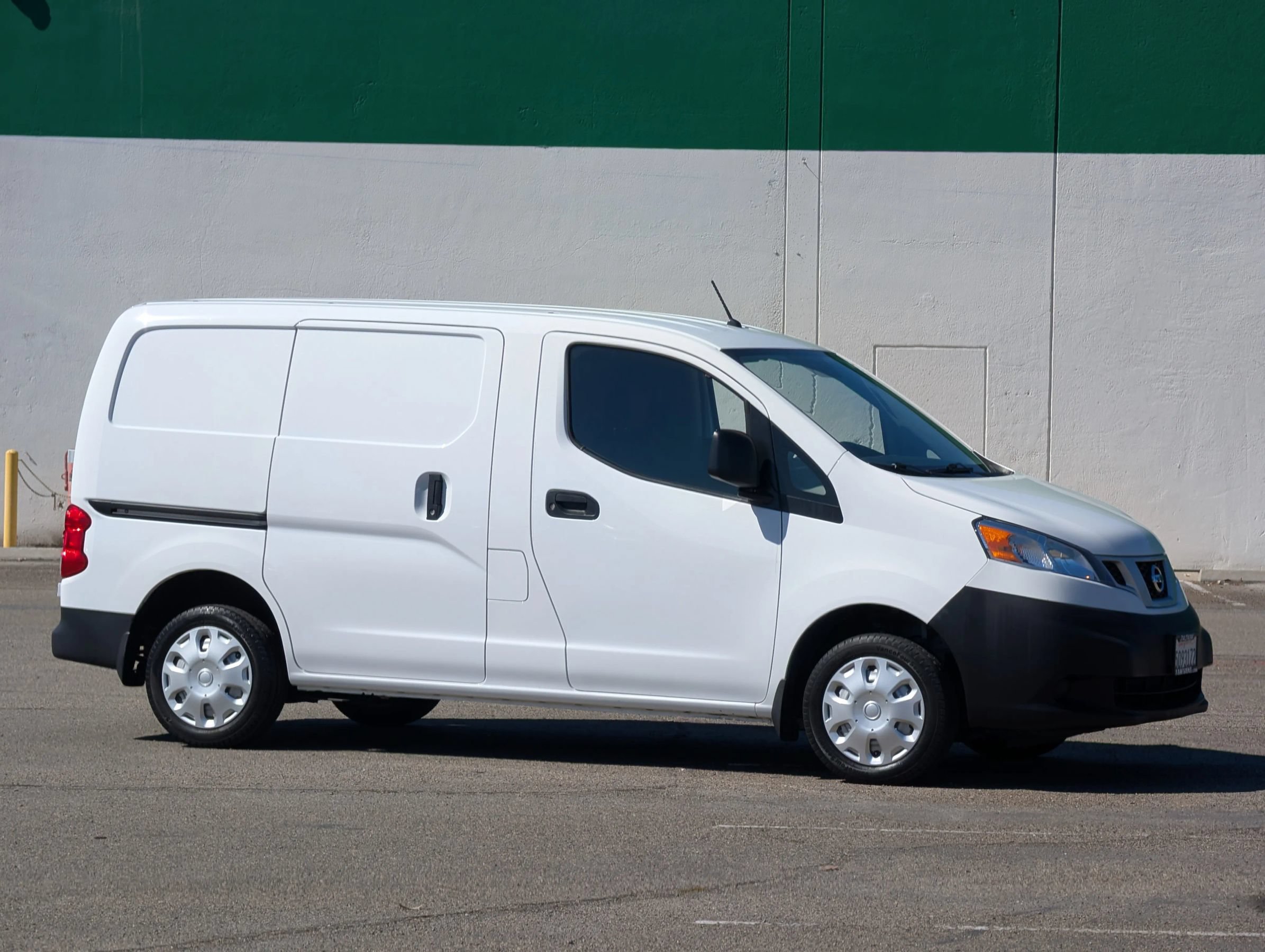 Used 2019 Nissan NV200 S FWD image 1