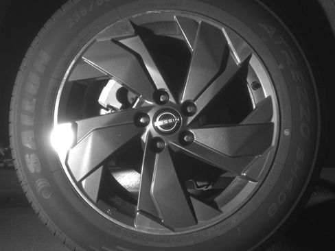 Used 2025 Nissan Rogue SV image 15