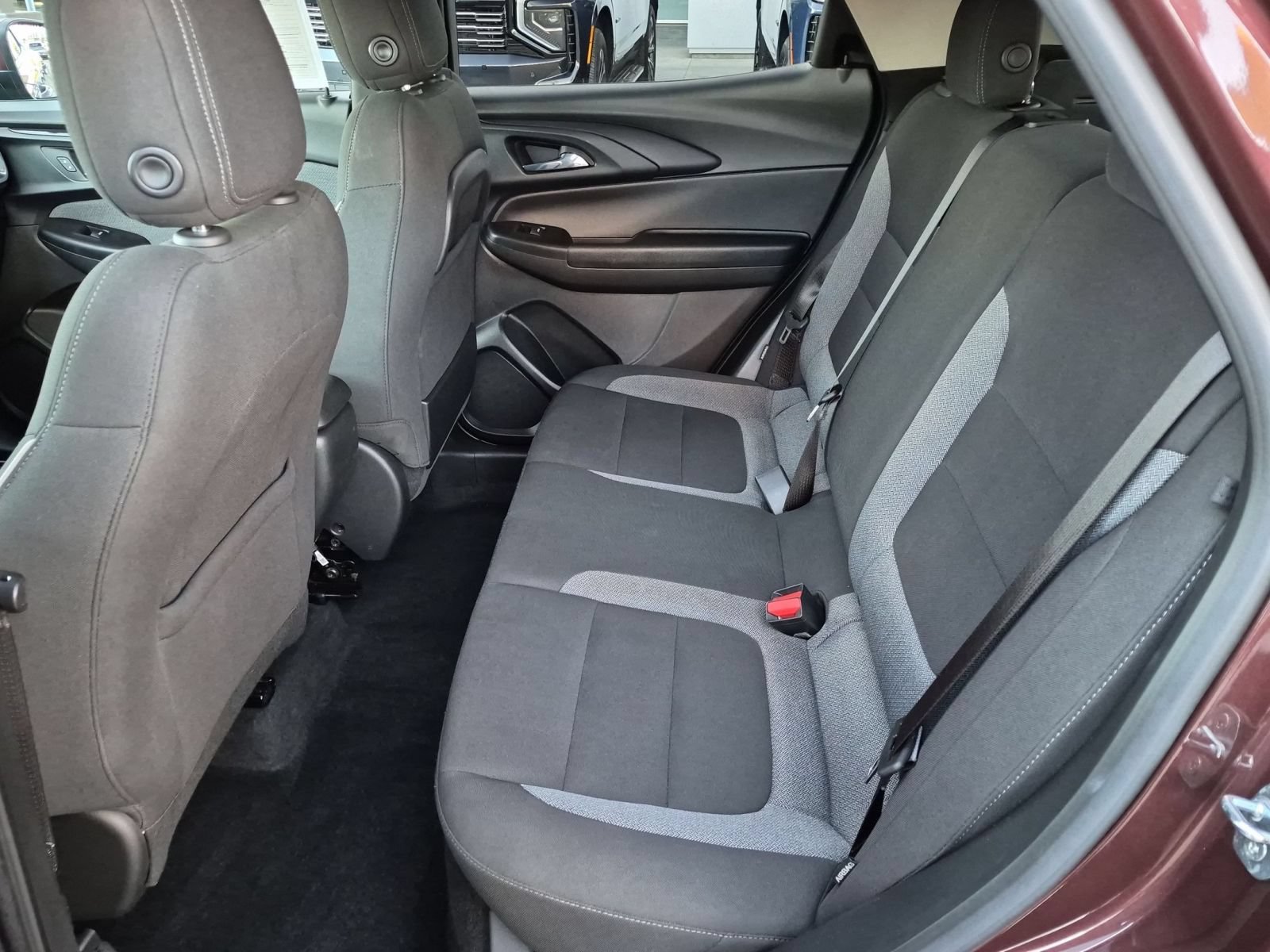Used 2023 Chevrolet TrailBlazer LT w/ LPO, Blackout Package FWD image 24
