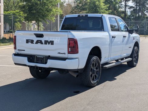 Used 2025 RAM 3500 Big Horn AWD/4WD image 4