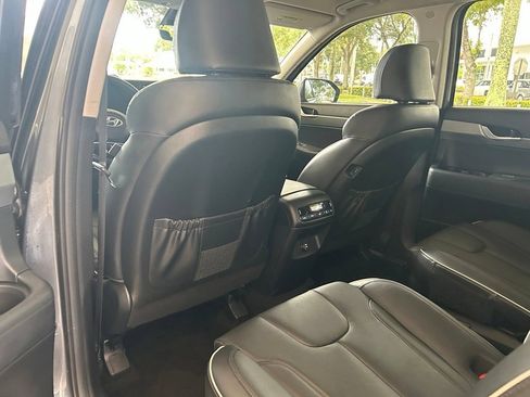 Used 2025 Hyundai Palisade SEL FWD image 32