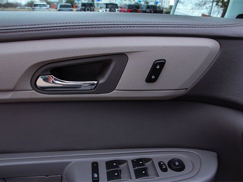 Used 2016 Chevrolet Traverse LT w/ Style and Technology Package image 14