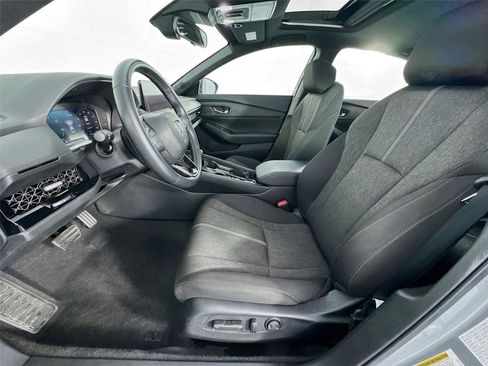 Used 2025 Honda Accord Sport image 7