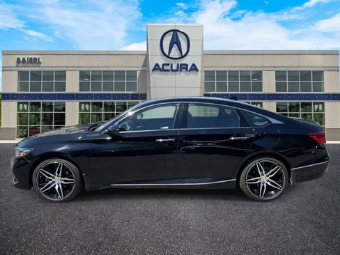 Used 2022 Honda Accord Touring image 2