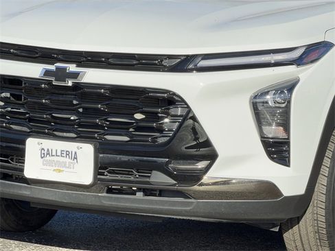 Used 2025 Chevrolet Trax ACTIV w/ Driver Confidence Package image 7