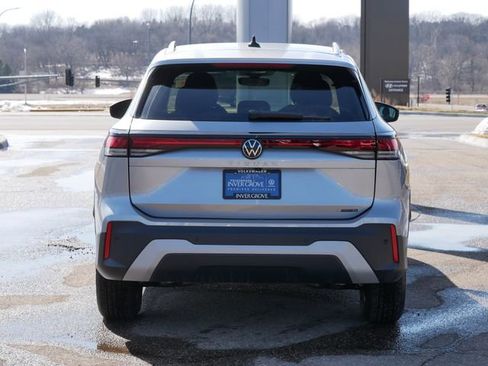 Used 2025 Volkswagen Tiguan S image 6