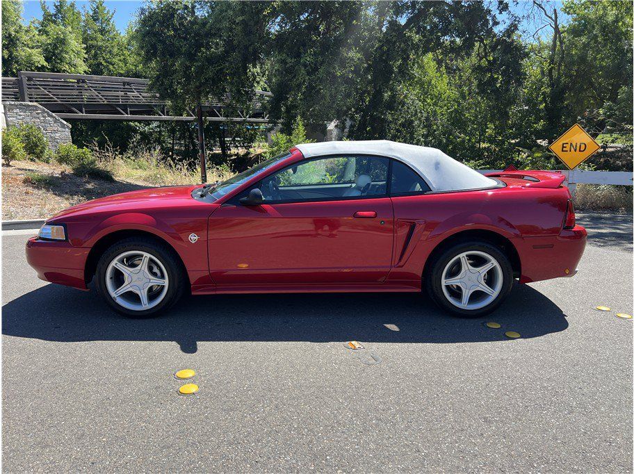 Used 1999 Ford Mustang GT RWD image 5