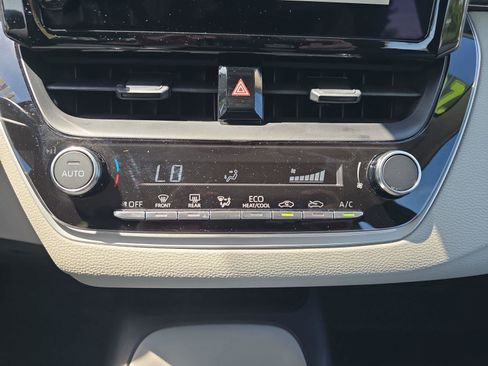 Used 2025 Toyota Corolla LE FWD image 19