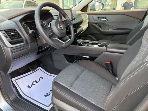 Used 2023 Nissan Rogue SV image 27