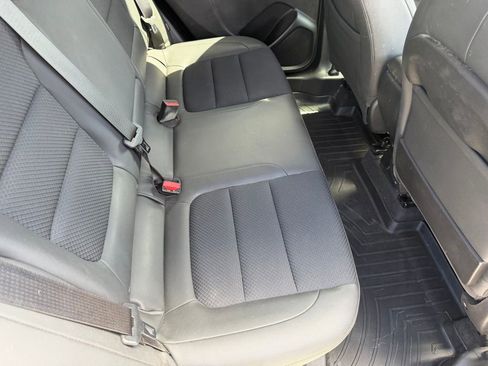 Used 2021 Chevrolet TrailBlazer RS w/ Technology Package FWD image 18