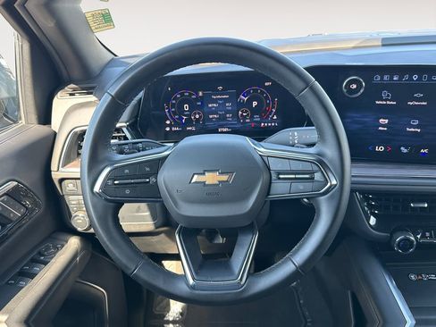 Used 2025 Chevrolet Tahoe LT AWD/4WD image 12