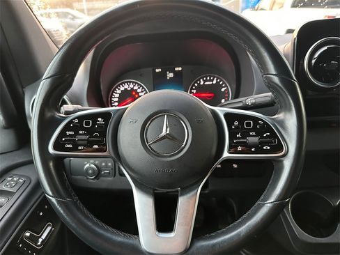 Used 2019 Mercedes-Benz Sprinter 2500 image 24