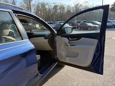 Used 2021 Nissan Rogue Sport SV FWD image 18