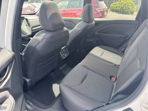 Used 2025 Subaru Forester Premium AWD/4WD image 10
