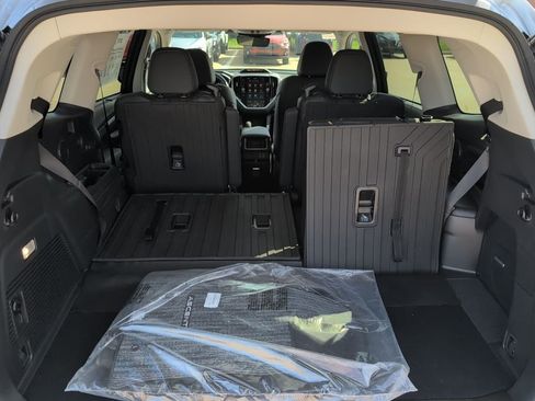 Used 2025 Subaru Ascent Limited image 17