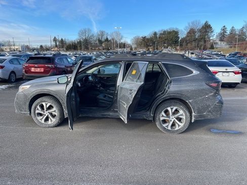 Used 2021 Subaru Outback Limited image 15