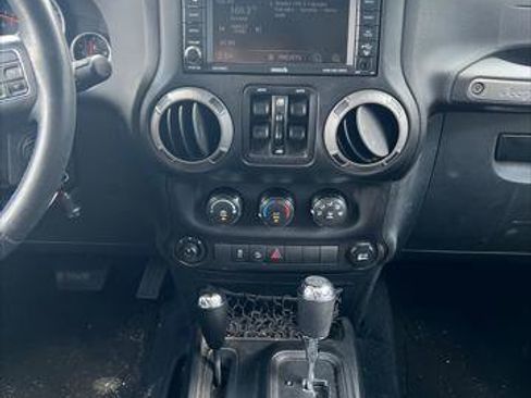 Used 2015 Jeep Wrangler Unlimited Sport w/ Quick Order Package 24S AWD/4WD image 29