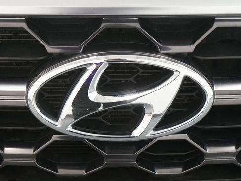 Used 2019 Hyundai Santa Fe Limited AWD/4WD image 12
