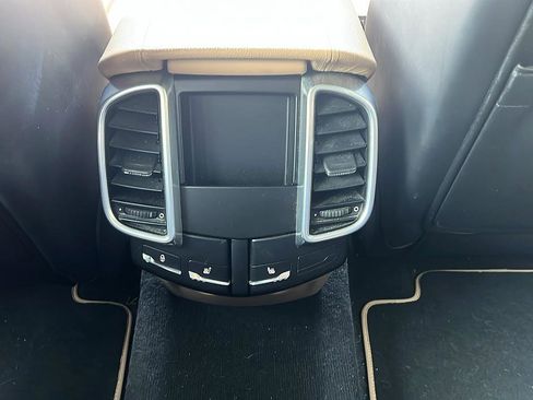 Used 2014 Porsche Cayenne Platinum Edition image 28