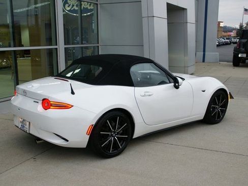 Used 2024 MAZDA MX-5 Miata Grand Touring w/ Weather Package image 3