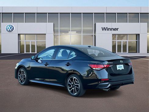 Used 2025 Nissan Sentra SR FWD image 3